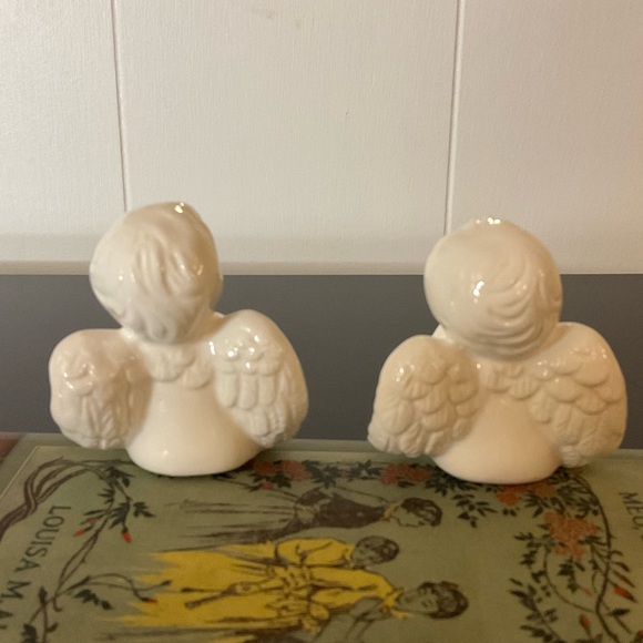 Small Ceramic Cherub Shelf Sitters 4” Figurines Set of 2 from Midwest Imports - Picture 2 of 5
